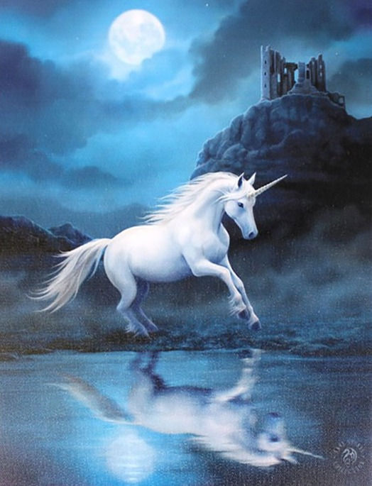 Licorne au Clair de Lune par Anne Stokes