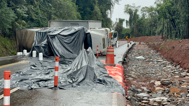 Rodovia PR-180 precisou ser novamente interditada