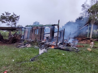 Corpo é encontrado carbonizado após casa pegar fogo