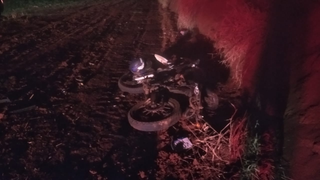 Adolescente fica gravemente ferido em acidente entre moto e carro na PR-562