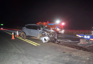 Veículo com placas de Capanema se envolve em acidente na PR-182 e três pessoas ficam feridas