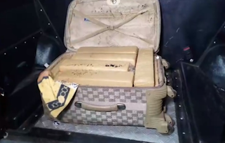 Traficante coloca café e naftalina em meio a maconha para tentar enganar a polícia