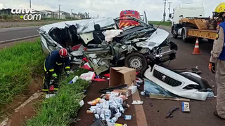 Condutor de van destruída se salva após grave acidente na BR-163, em Toledo