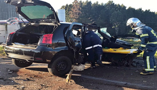 Acidente entre carro e caminhonete deixa uma pessoa ferida na BR-373