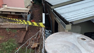 Homem morre ao cair em muro de residência