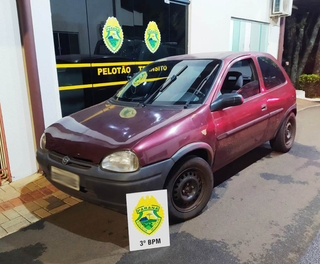 Mulher deixa carro aberto, veículo é furtado e recuperado pela PM