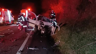 Dois homens morrem e duas mulheres ficam gravemente feridas em acidente na BR-376