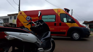 Motociclista fica ferida em acidente de trânsito no bairro Cascavel Velho