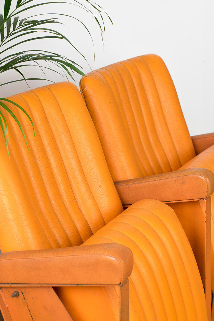 Thumbnail: 法國老電影院椅