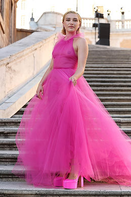 florence-pugh-valentino-dress-1.jpg
