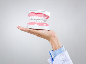 Dentures vs Dental Implants: Understanding the Differences