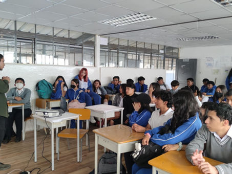 Charlas de sensibilización comunitaria en espacios educativos