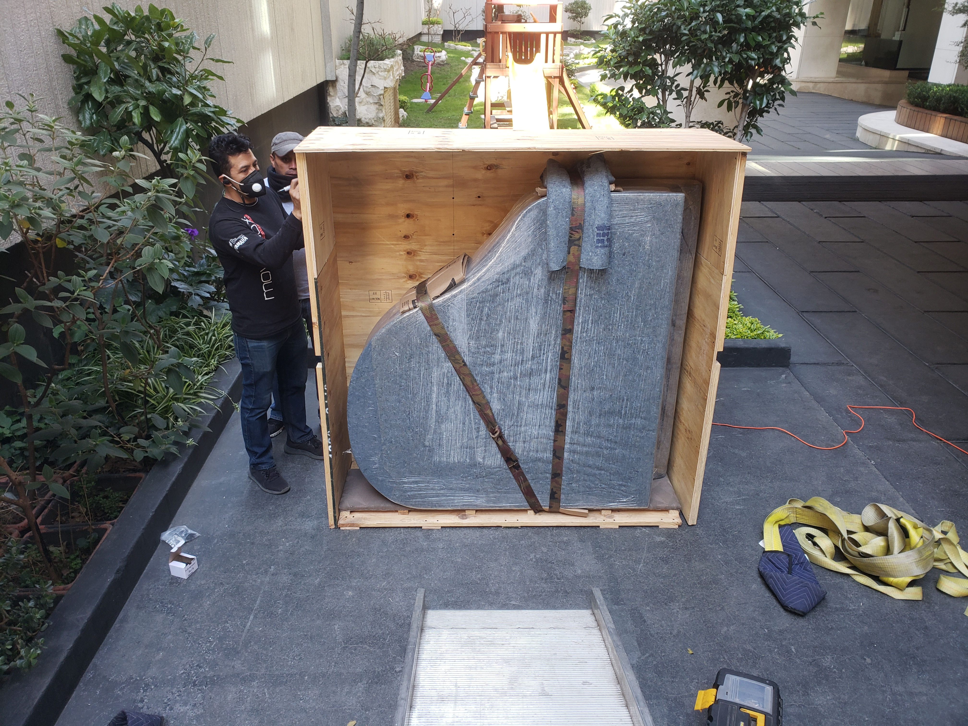 Elaboración de caja para piano de cola para traslado dentro y fuera de la repúbl