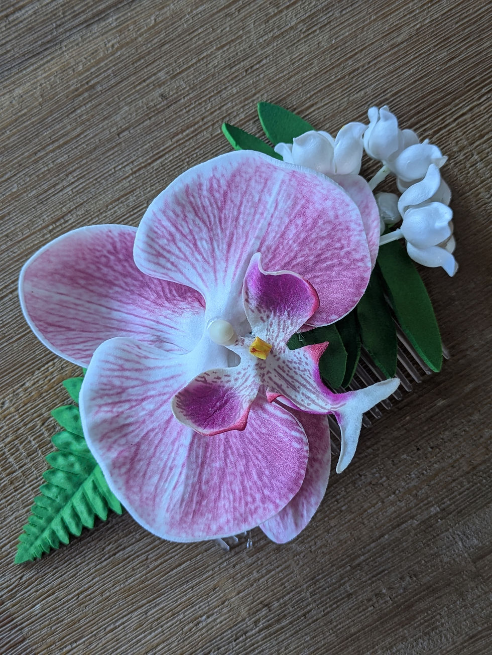Thumbnail: Soft pink Orchid Hair Comb