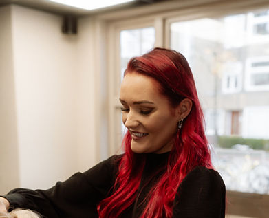 Esmee - Wie zijn wij__edited.jpg