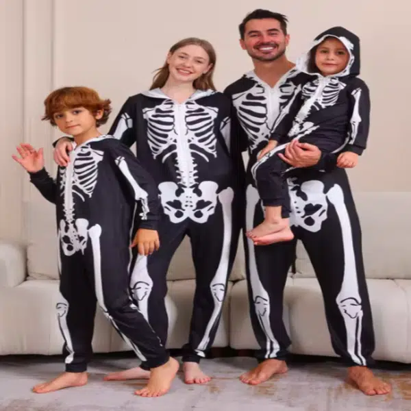 פיג’מת שלד למשפחות – ליל כל הקדושים