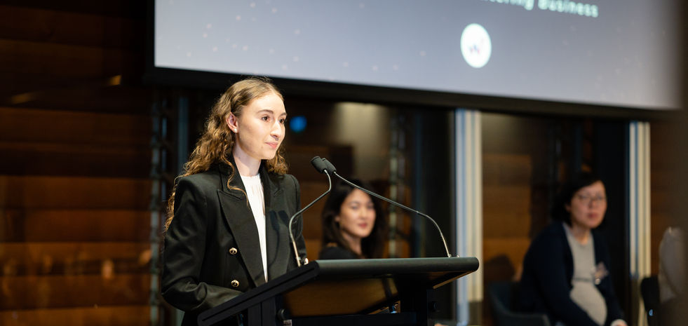 WEB Alumni Night (26 of 77).jpg