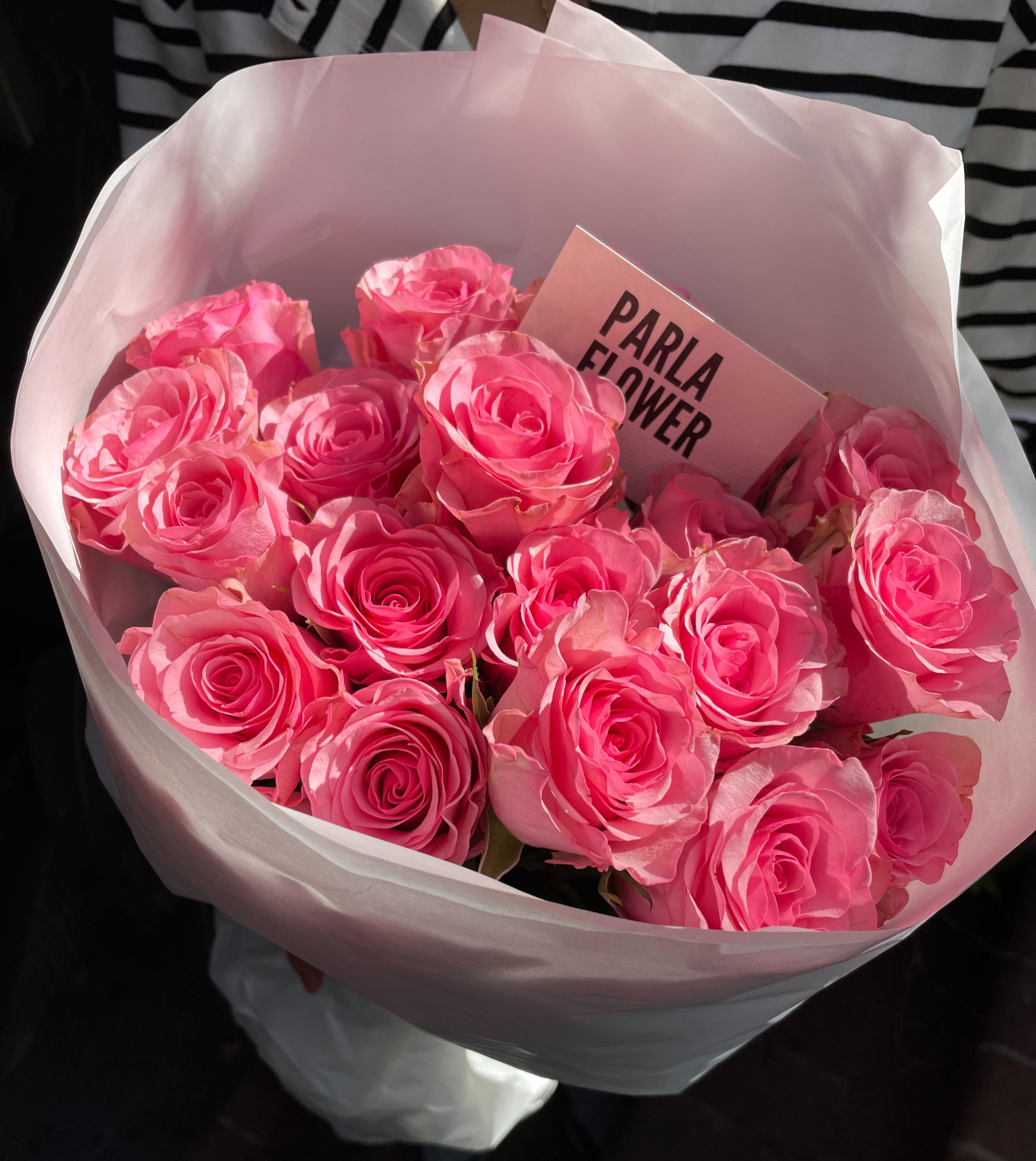 Zarif Sıcak Pembe Gül Buketi