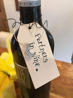 Personalised-wine-tag-with-charm.jpg
