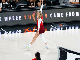 Offense falls flat in second half as Aces lose 2nd of 3 without MVP Wilson