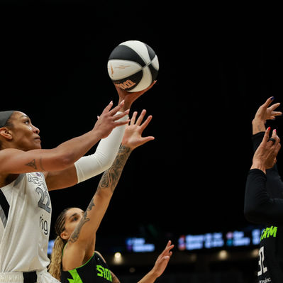 Aces withstand last-minute push by Storm, escape Seattle with win
