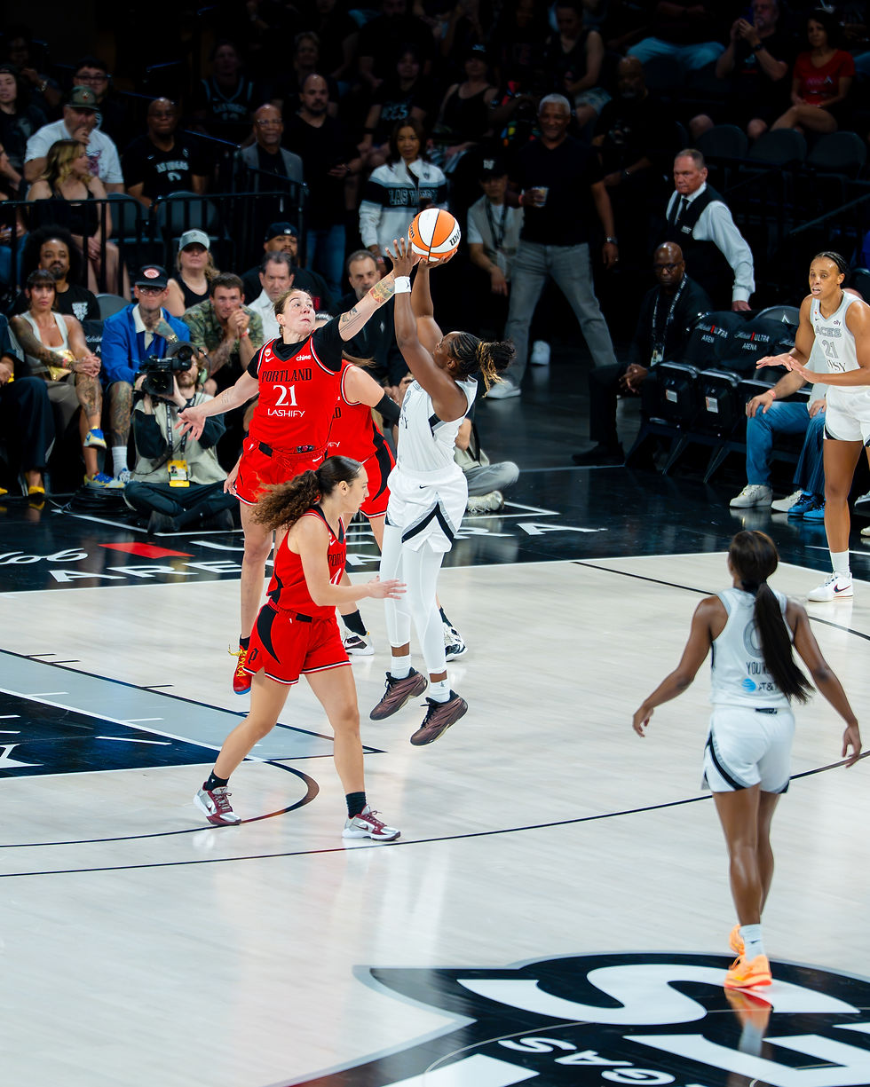 Aces guard Chelsea Gray takes a midrange jumper inside the Michelob Ultra Arena. Photo Credit: Flash Gordon/Talk that Talk