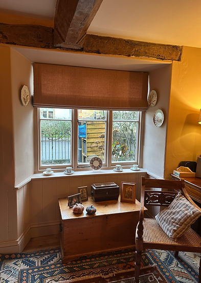 Window resoration and decoration at cottage in Martock, Somerset Decoration to lounge in Martock Cottage by Taylor Reay
