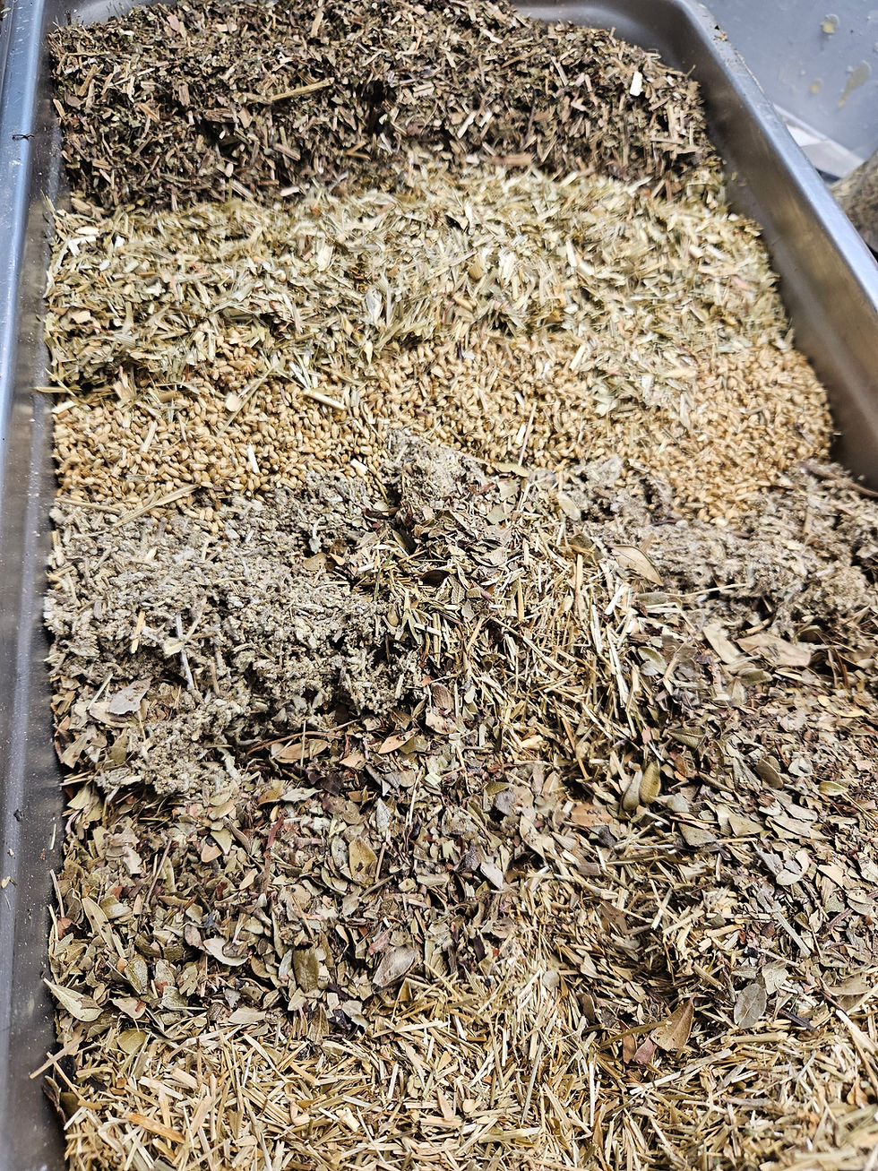 Thumbnail: Various shades of wood chips in a metal tray with a gradient.