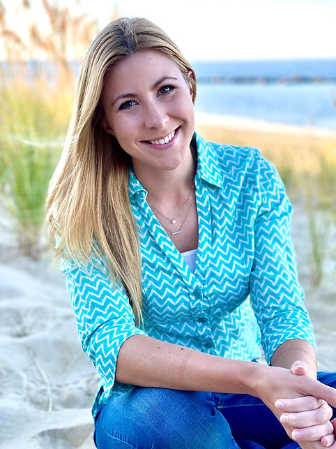 Copy of Lauren Thomas.Coastal Light Headshot.jpeg