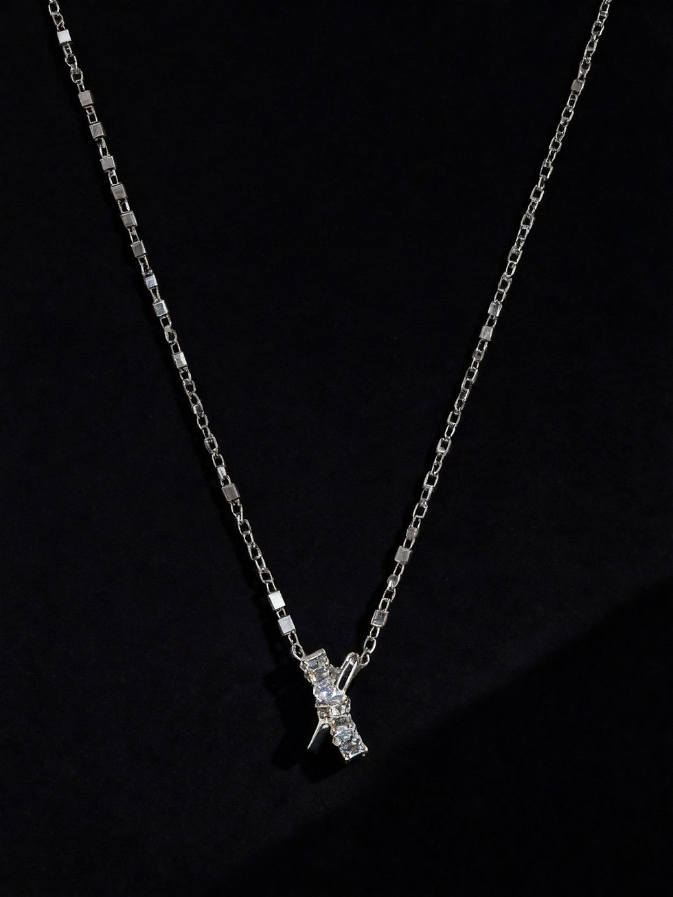 Elegant silver necklace with diamond pendant. Perfect for special occasions. Lavish Jewellery