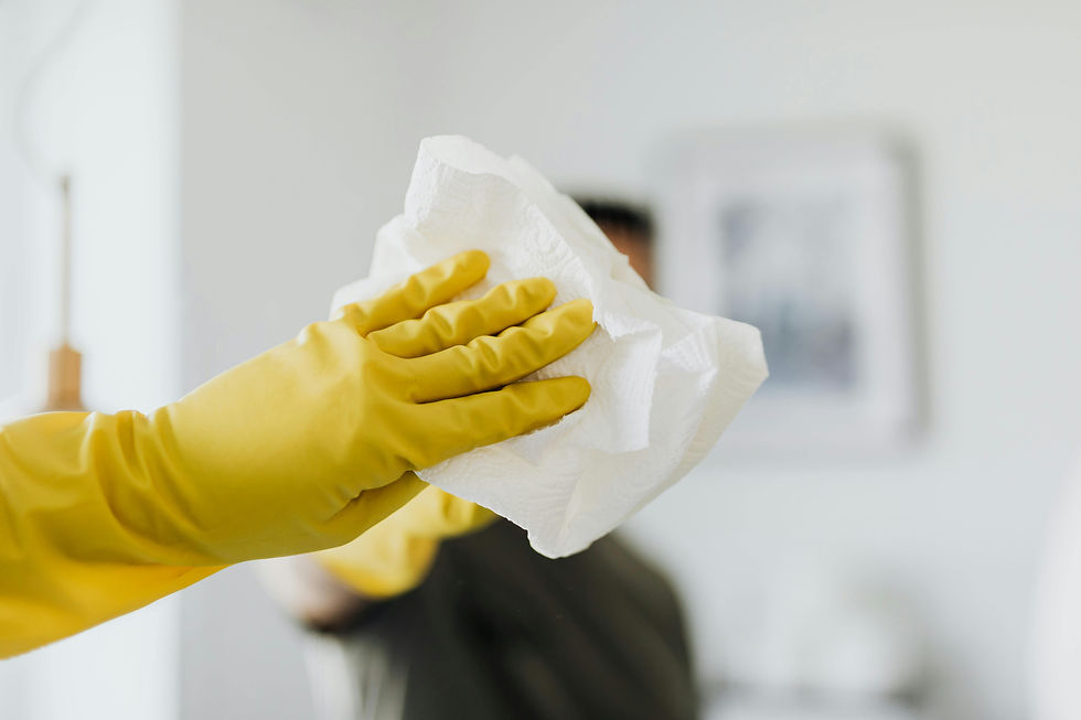 Cleaning mirror
