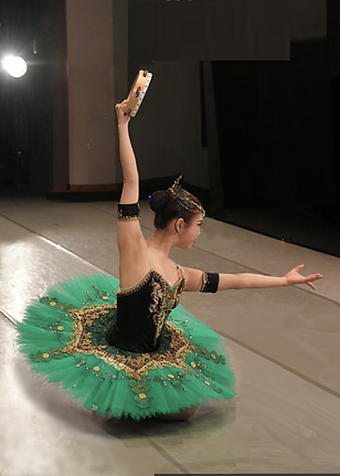 エスメラルダVaを踊る生徒
