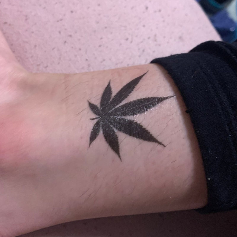 Miniature : 1pcs Tattoo Sticker Black Maple Waterproof Long Lasting Fake Tattoo Women Men