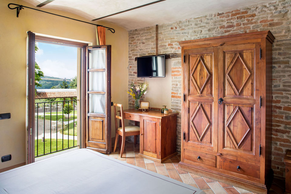Luxurious rustic hotel room in the Langhe