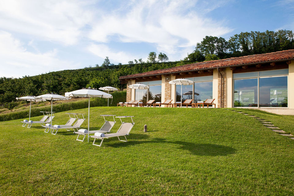 Solarium with wonderful view on the Langhe