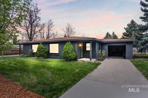 2422 W Boise Ave - RENTED FOR THE 2026-2027 SCHOOL YEAR