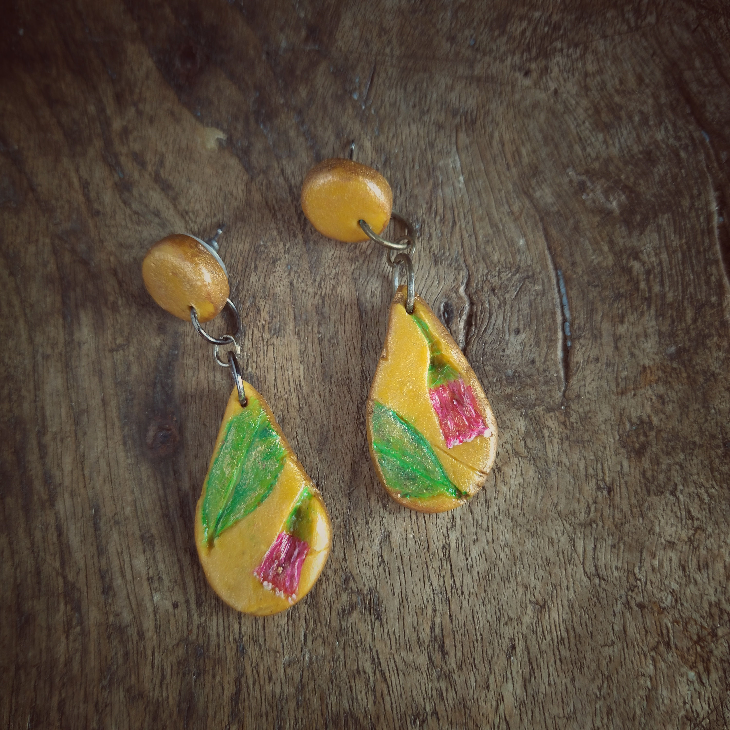 Brincos impressos flor de Vaccinium cylindraceum