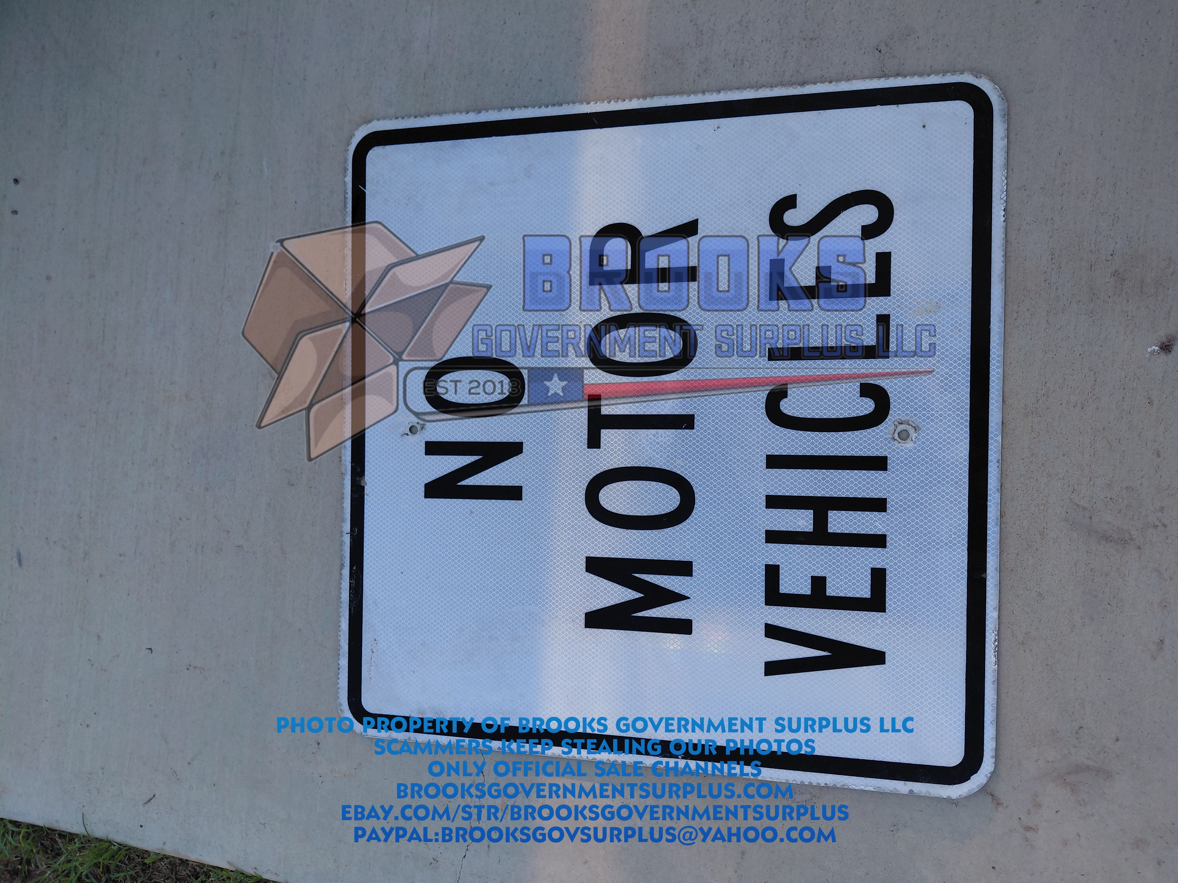 NO MOTOR VEHICLES white and black street sign 24x24 inch USED