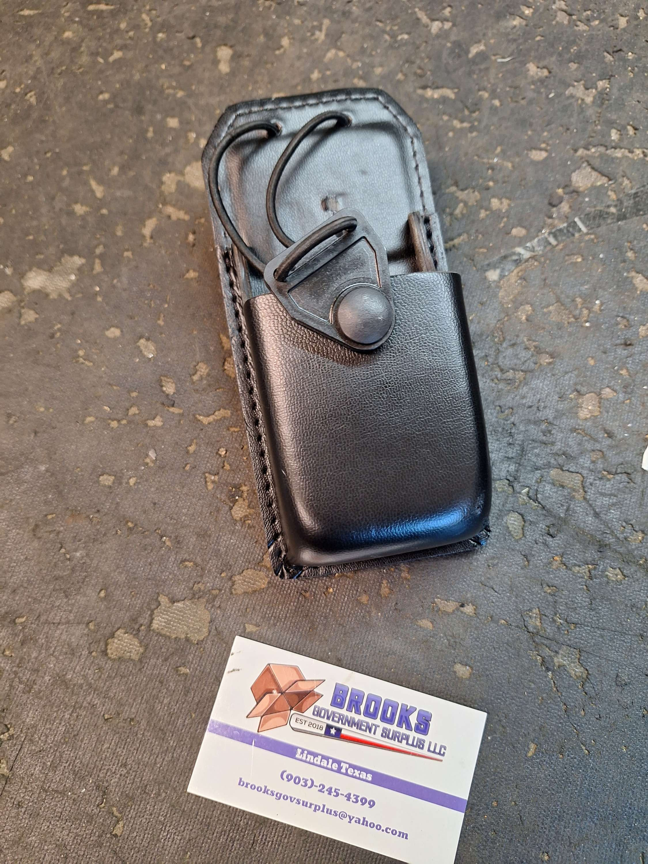 Safariland radio holster with swivel 762-5-2 plain black