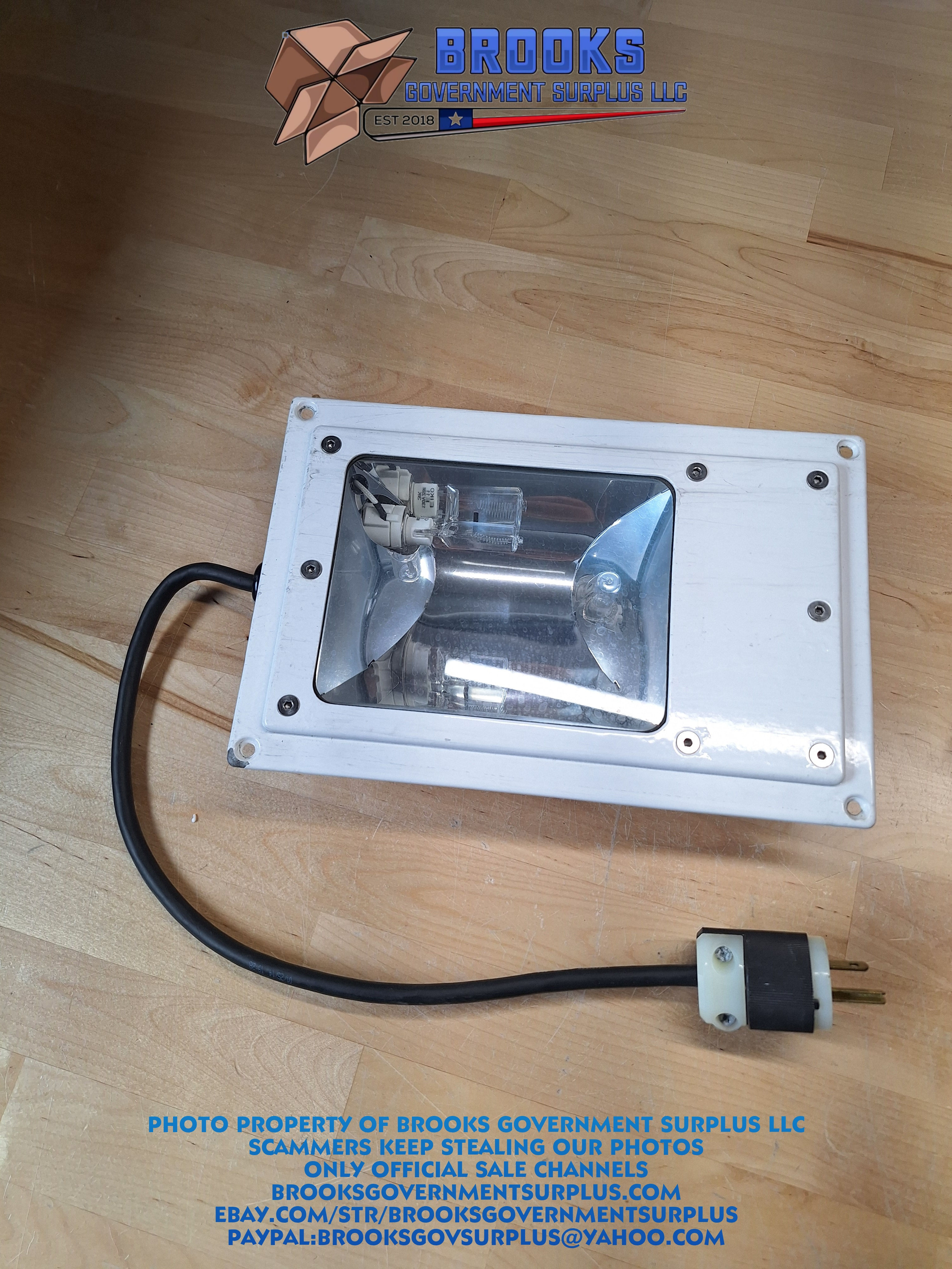 Fire Research Corp 120v 250 watt scene light Left KR-4250H-D-L-W-18P USED