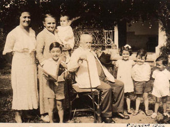 Dr. Joaquín Carrillo Graz.(Breve Biografía)