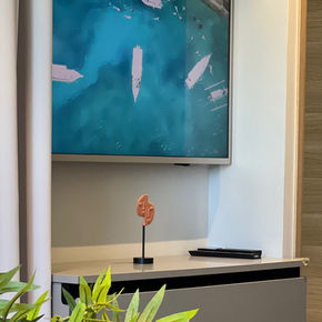 Élu BNB le plus chic de Sophia Antipolis : Le Design sensoriel boost l’Efficacité au travail !