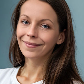 Pippa_PINS_Entrust_headshot (1).jpg