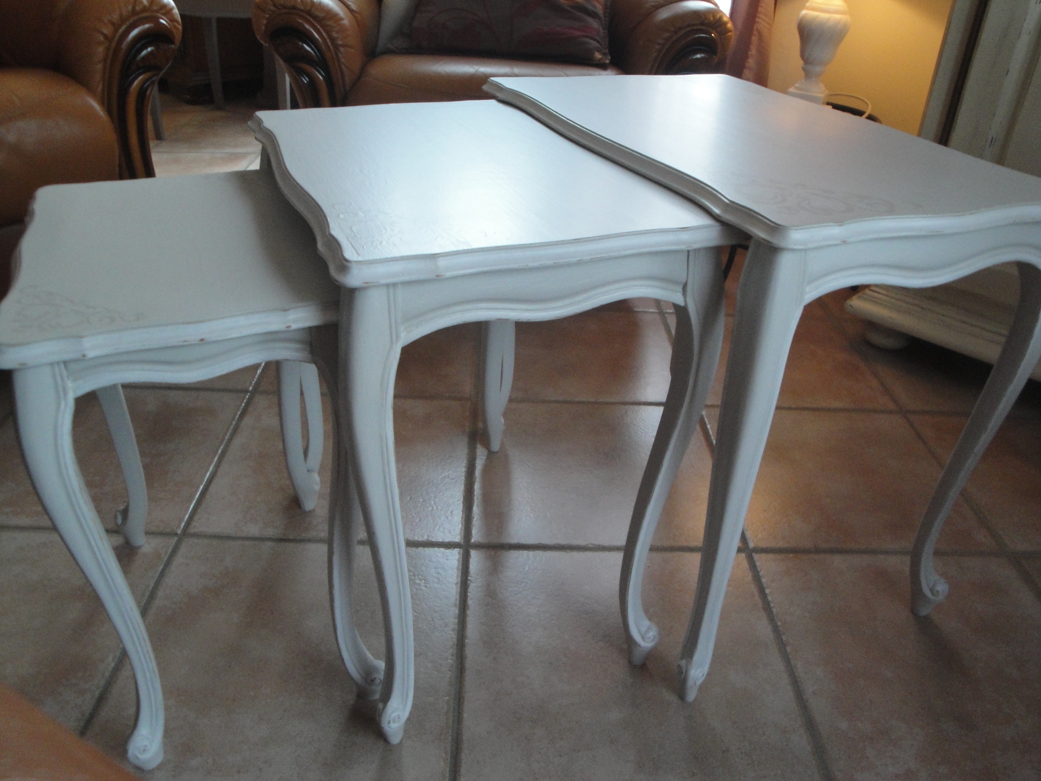 Tables gigognes