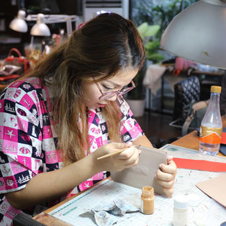 Clothes designer with leather crafts !