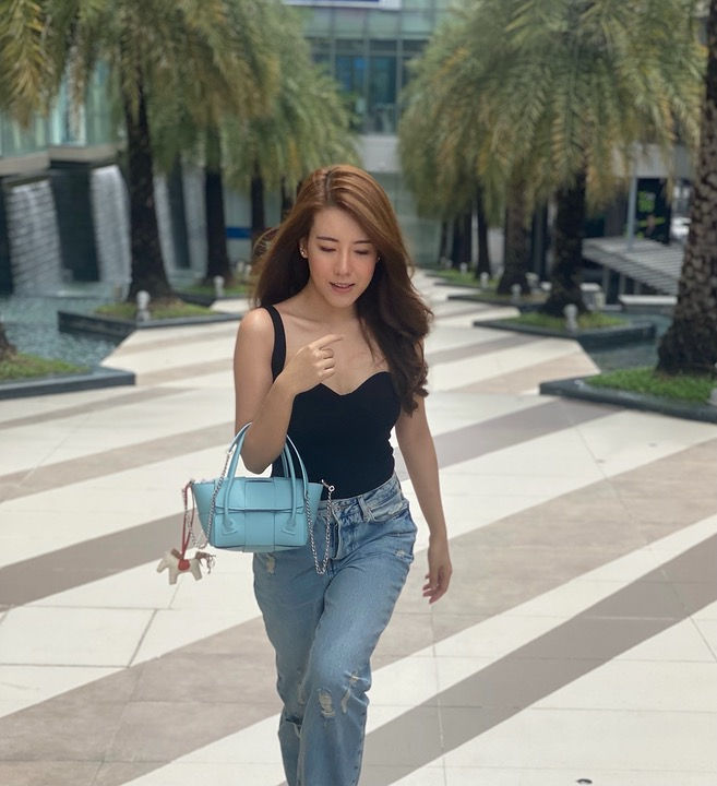 Thumbnail: Karah18 /3sessions