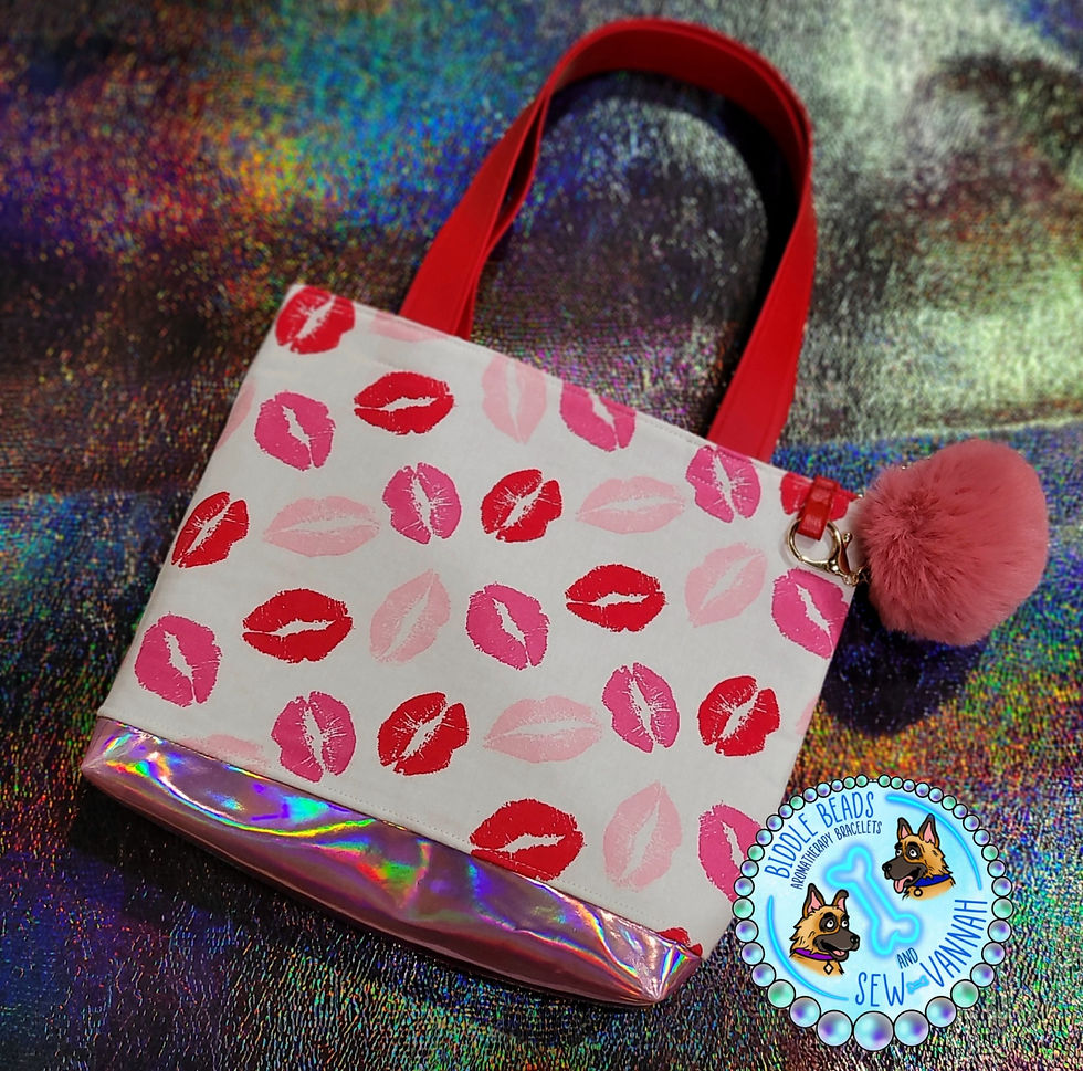 Hot lips tote 