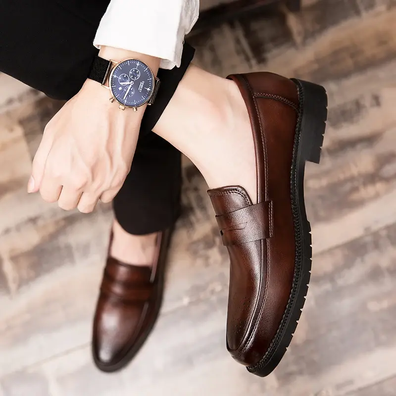 Thumbnail: Men's Brogue Style Leather Formal Shoes