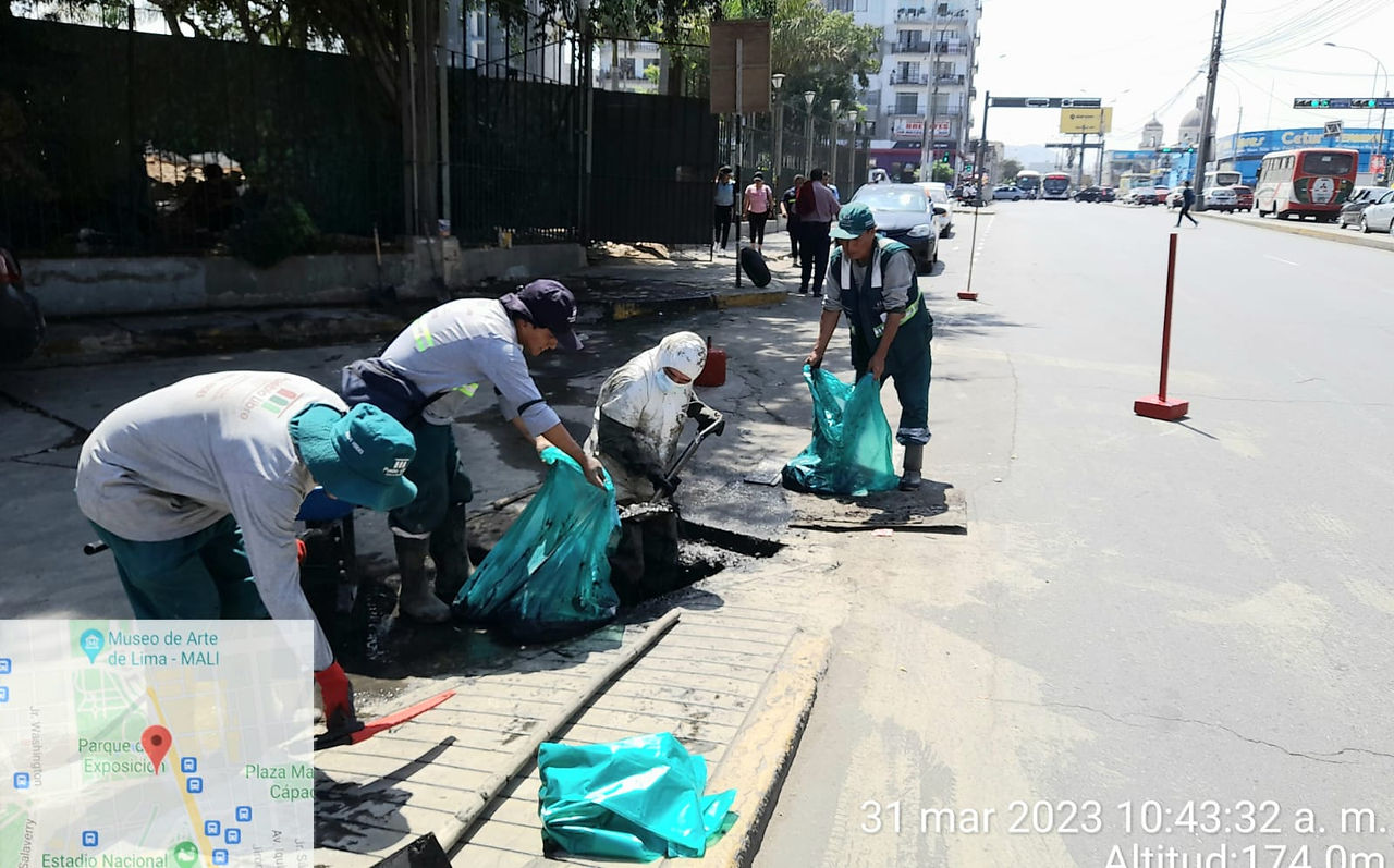 Limpieza de residuos y sedimentacion en canal Huatica