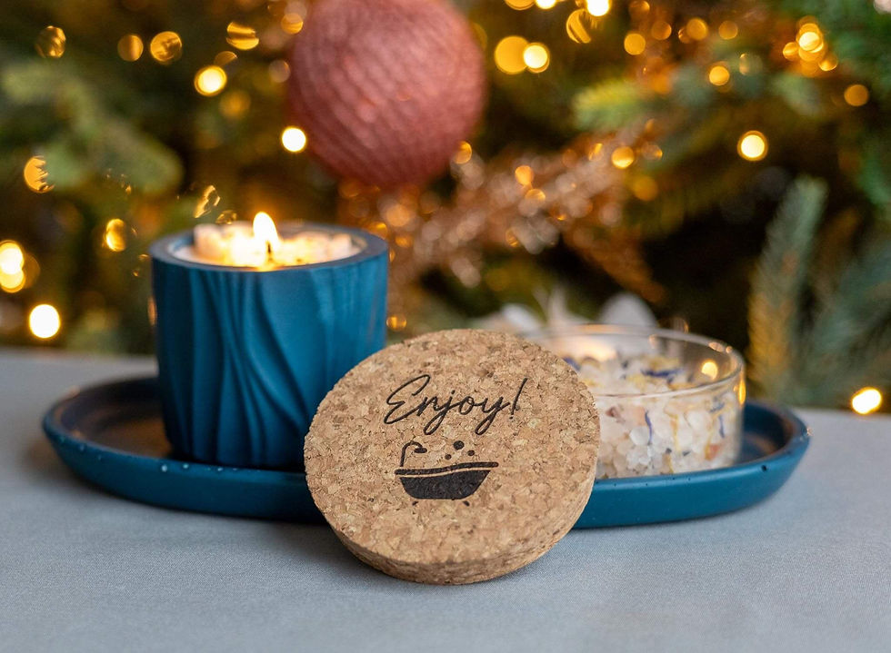 LiZ-e - Geschenkset ovalen schotel met kaars in 48 kleuren en badzout - Feestdagen - Kerstmis - Nieuwjaar - Oudjaar